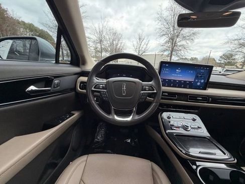 Certified 2022 Lincoln Nautilus Reserve image 7