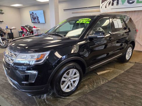 Used 2018 Ford Explorer XLT w/ Equipment Group 201A image 7