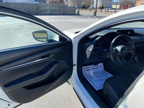 Used 2021 MAZDA MAZDA3 s image 8