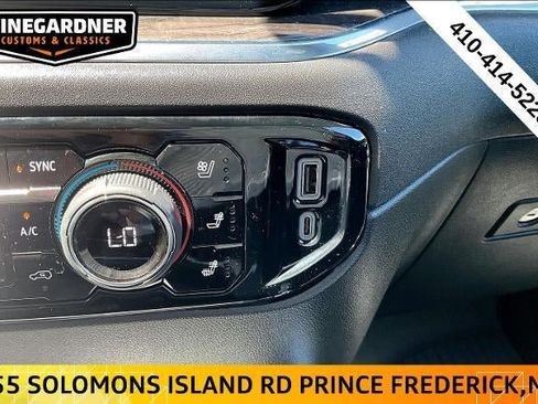 Used 2024 Chevrolet Silverado 3500 LTZ w/ LTZ Premium Package AWD/4WD image 17
