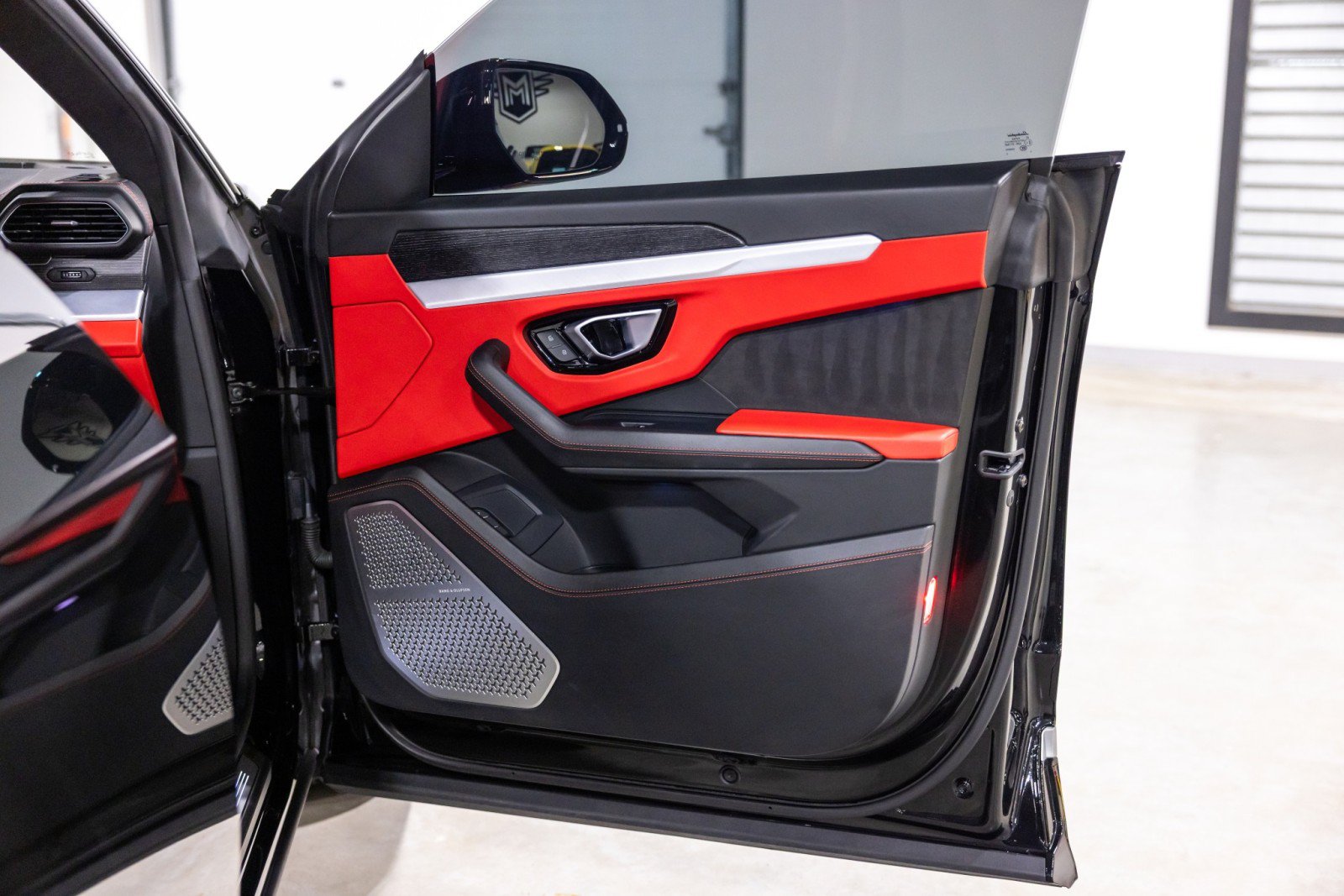 Used 2020 Lamborghini Urus AWD/4WD image 25