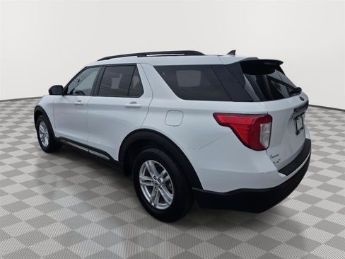 Used 2023 Ford Explorer XLT w/ Equipment Group 202A image 7