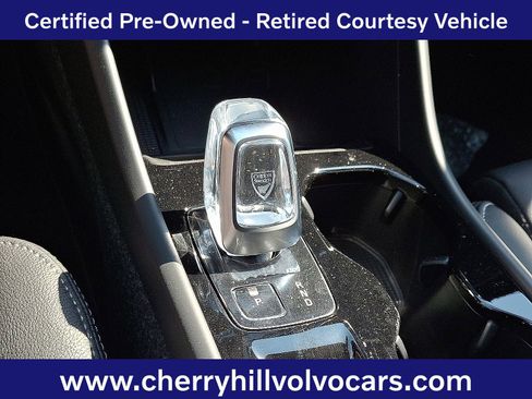 Certified 2025 Volvo XC40 B5 Plus w/ Protection Package Premier image 16