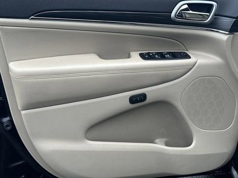 Used 2019 Jeep Grand Cherokee Limited image 13