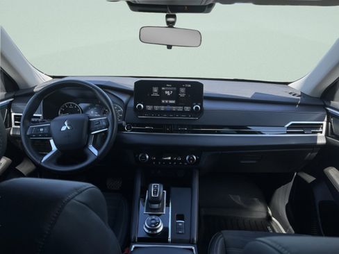 Used 2023 Mitsubishi Outlander SE AWD/4WD image 25