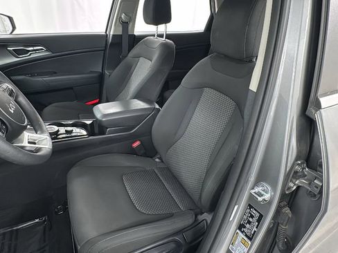 Used 2024 Kia Sportage LX image 10
