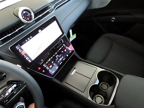 New 2024 Maserati Grecale GT image 31