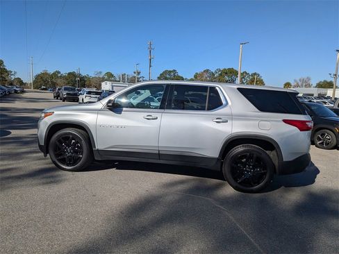 Used 2021 Chevrolet Traverse LS image 6