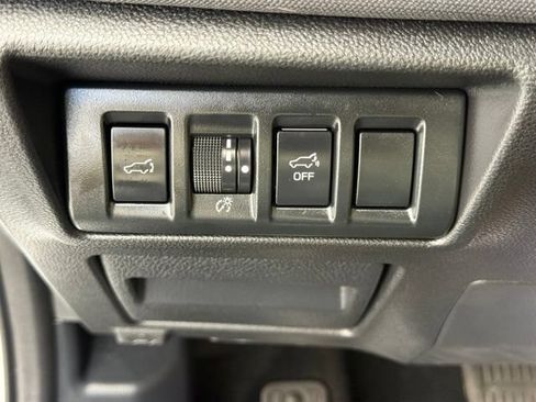 Used 2023 Subaru Outback Premium AWD/4WD image 31