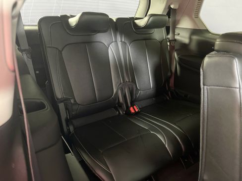 Used 2023 Jeep Grand Cherokee L Limited image 27