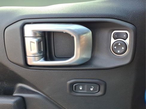 Used 2022 Jeep Wrangler Unlimited Sport AWD/4WD image 15