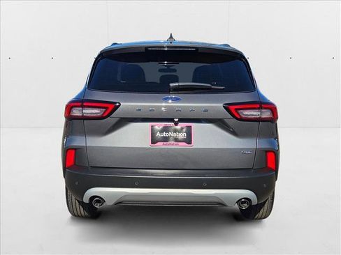 Used 2023 Ford Escape SE image 5