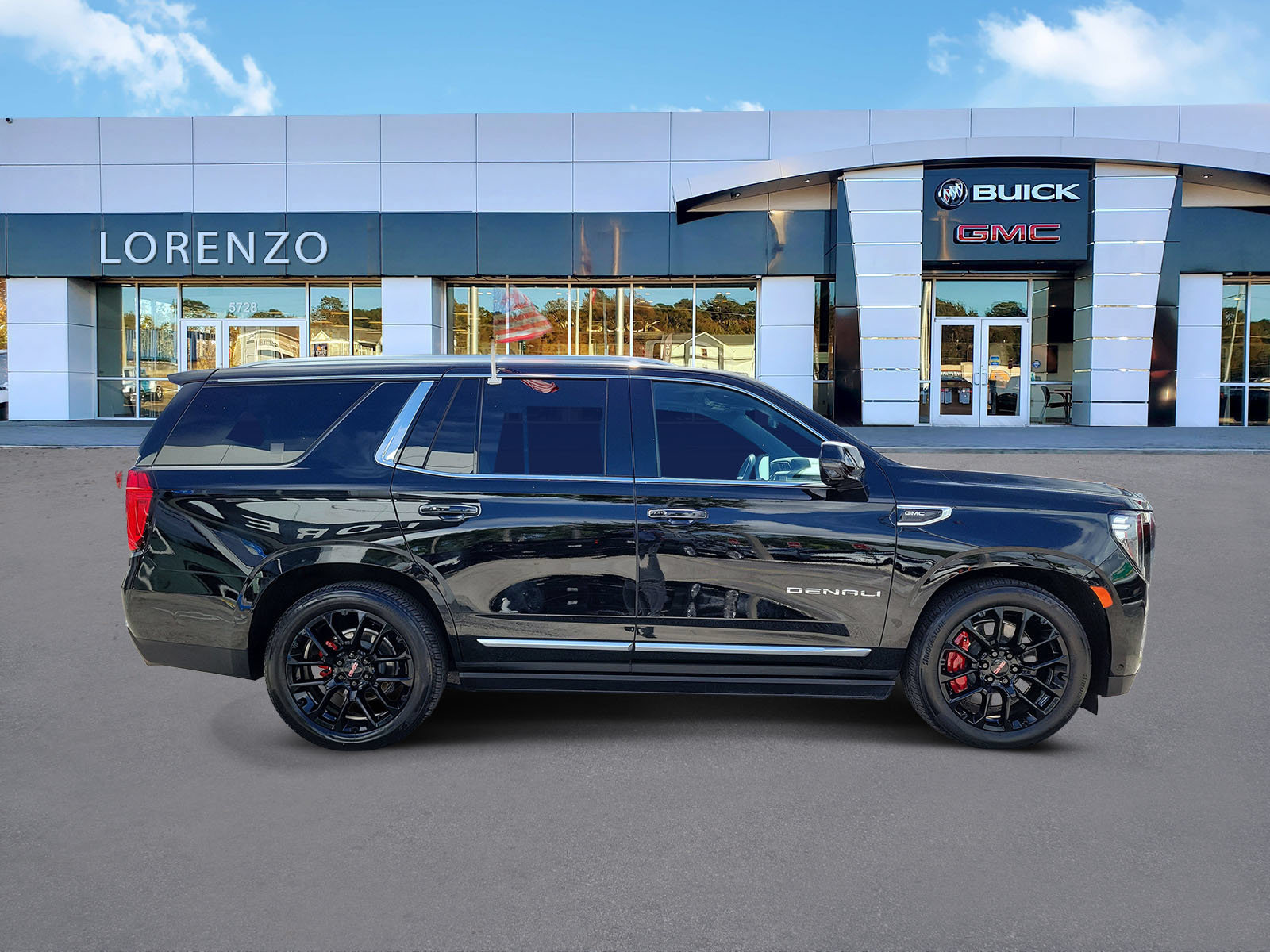 Used 2023 GMC Yukon Denali w/ Denali Reserve Package AWD/4WD image 4