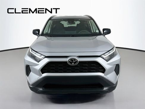 Used 2025 Toyota RAV4 LE AWD/4WD image 3