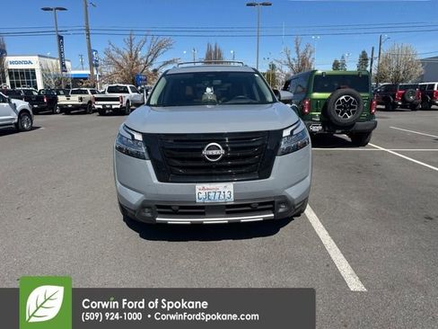 Used 2023 Nissan Pathfinder Platinum image 7