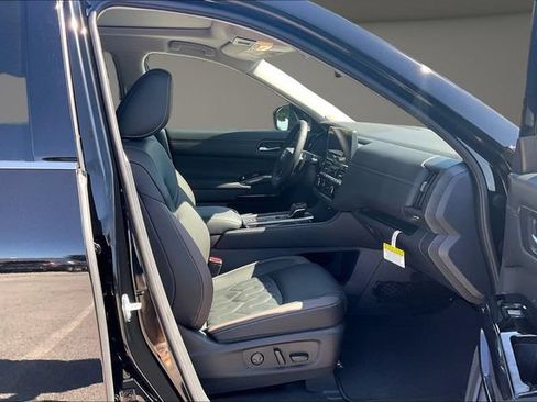 New 2026 Nissan Pathfinder Platinum w/ Cargo Package FWD image 11