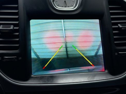 Used 2018 Chrysler 300 Touring L image 16