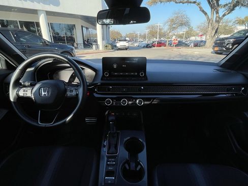 Used 2025 Honda Civic Sport image 11