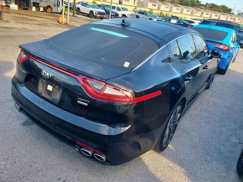Used 2018 Kia Stinger GT2 image 3