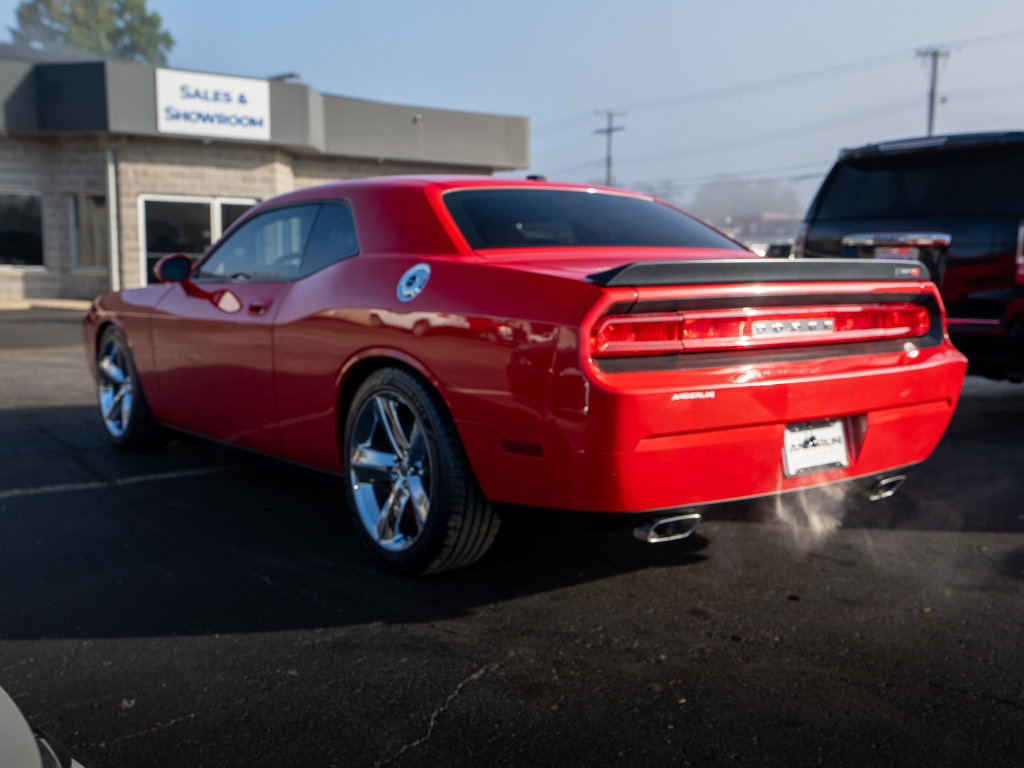 Used 2009 Dodge Challenger SRT8 w/ SRT Option Group II RWD image 6