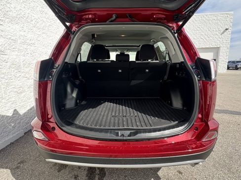 Used 2018 Toyota RAV4 XLE image 10