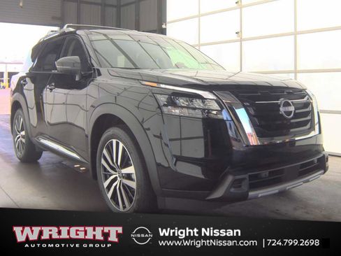 Certified 2025 Nissan Pathfinder Platinum w/ Cargo Package AWD/4WD image 1