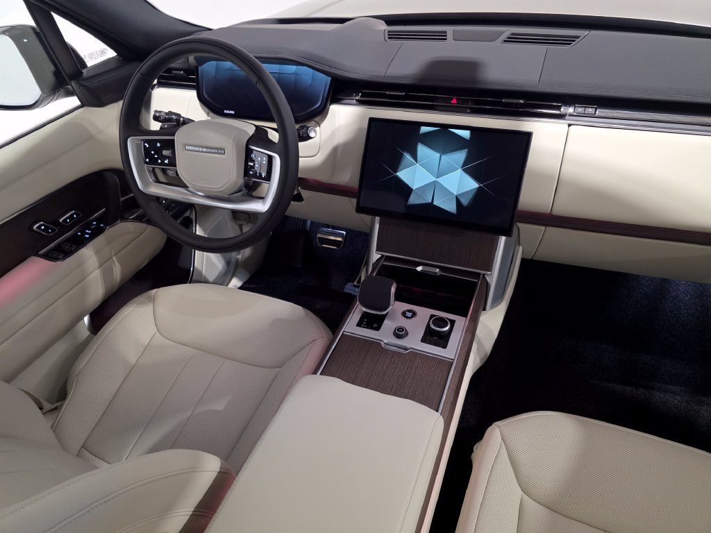 New 2027 Land Rover Range Rover Long Wheelbase SE AWD/4WD image 15