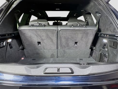 Used 2023 BMW X7 xDrive40i w/ Executive Package image 29