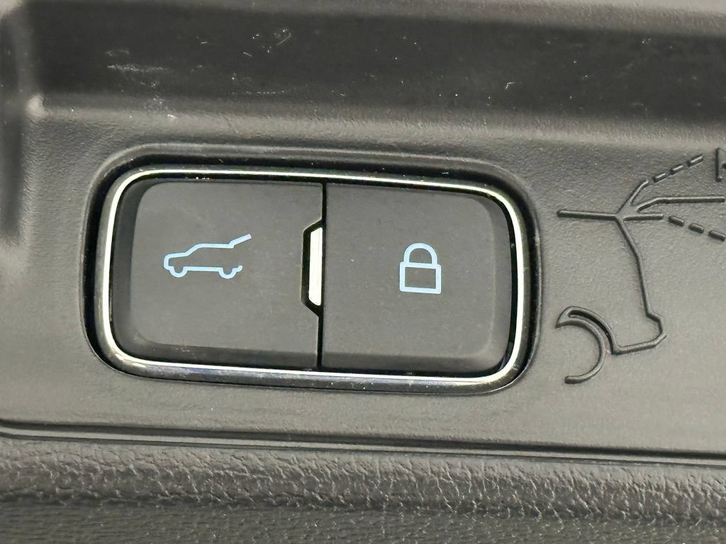 Used 2025 Ford Explorer Platinum w/ Ultimate Package AWD/4WD image 13