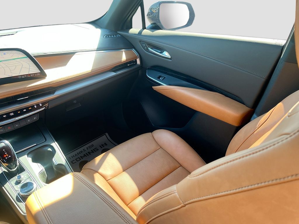Used 2025 Cadillac XT4 Sport FWD image 24