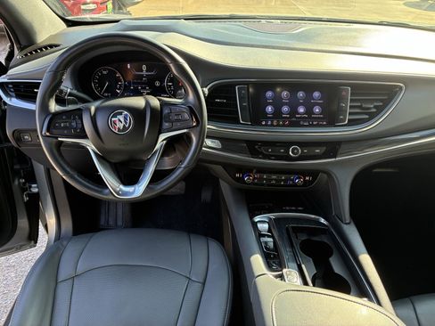 Used 2024 Buick Enclave Premium image 5