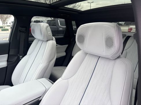 New 2025 Cadillac Lyriq Premium Luxury image 18