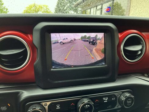 Used 2021 Jeep Wrangler Unlimited Rubicon image 26