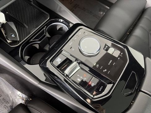 Used 2024 BMW 530i xDrive image 21