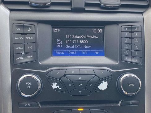 Used 2017 Ford Fusion SE image 25