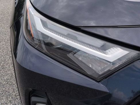 Used 2022 Toyota RAV4 XLE Premium FWD image 10