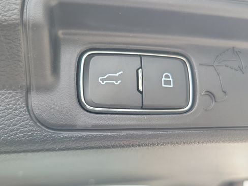 Used 2025 Ford Explorer Active w/ Active Comfort Package RWD image 17