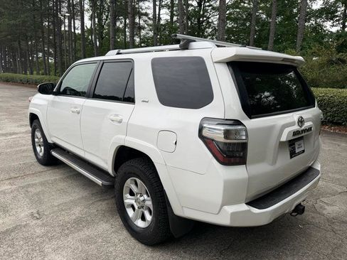 Used 2017 Toyota 4Runner SR5 AWD/4WD image 6
