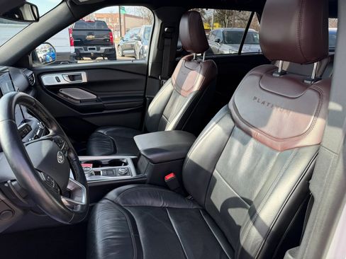 Used 2020 Ford Explorer Platinum w/ Premium Technology Package image 21