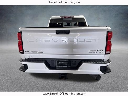 Used 2024 Chevrolet Silverado 2500 High Country w/ Technology Package AWD/4WD image 5