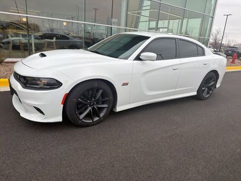 Used 2019 Dodge Charger Scat Pack image 5