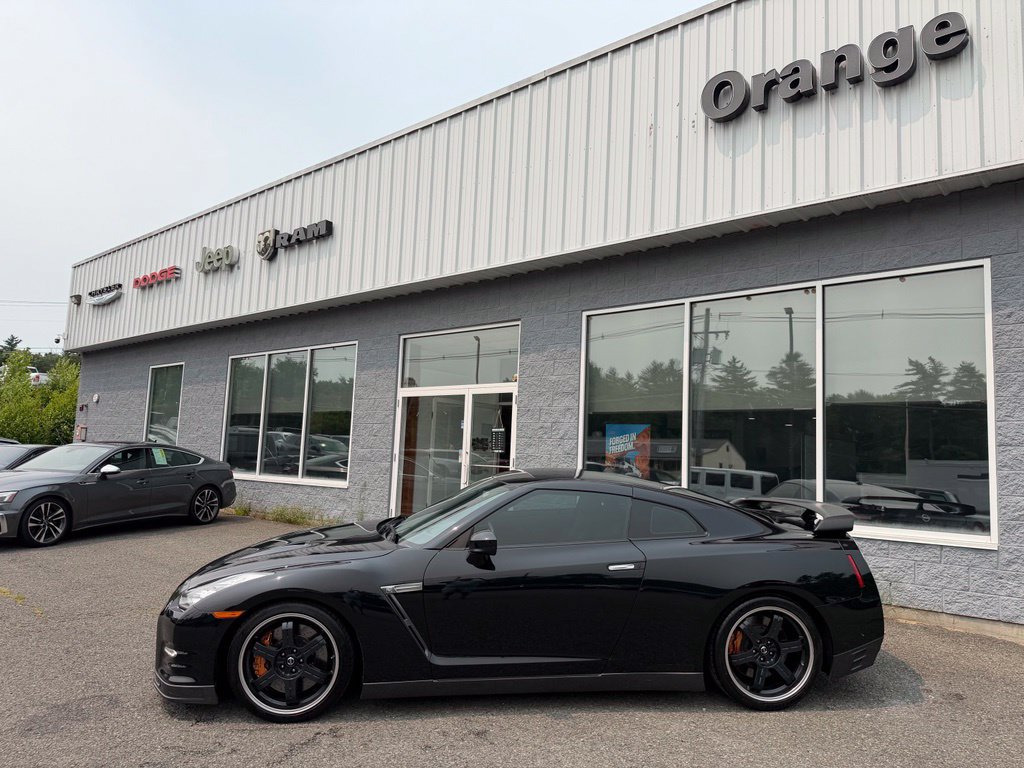 Used 2014 Nissan GT-R Track Edition AWD/4WD image 3