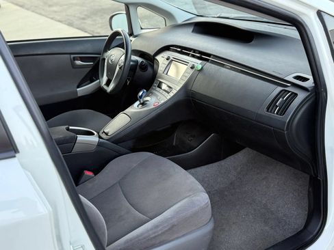 Used 2015 Toyota Prius Two FWD image 19