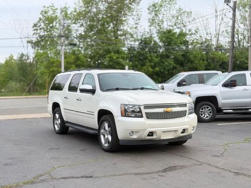 Used 2014 Chevrolet Suburban LTZ AWD/4WD image 3
