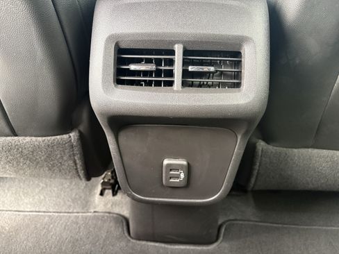 Used 2024 Chevrolet Equinox RS FWD image 13
