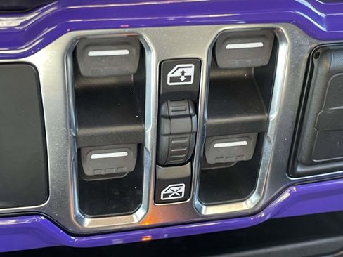 Used 2020 Jeep Gladiator Sport w/ Quick Order Package 24S image 6