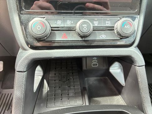 Used 2024 Ford Ranger Lariat w/ FX4 Off-Road Package AWD/4WD image 11