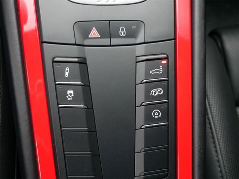 Used 2018 Porsche 911 Carrera 4S image 19