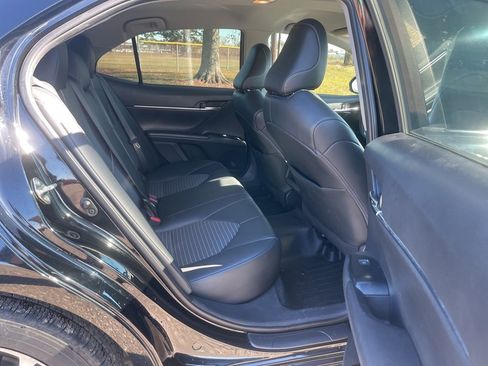 Used 2020 Toyota Camry SE image 14