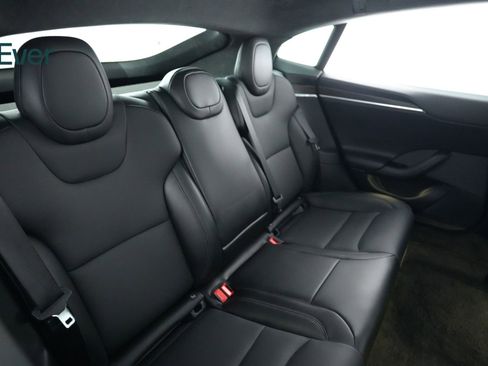 Used 2024 Tesla Model S image 5